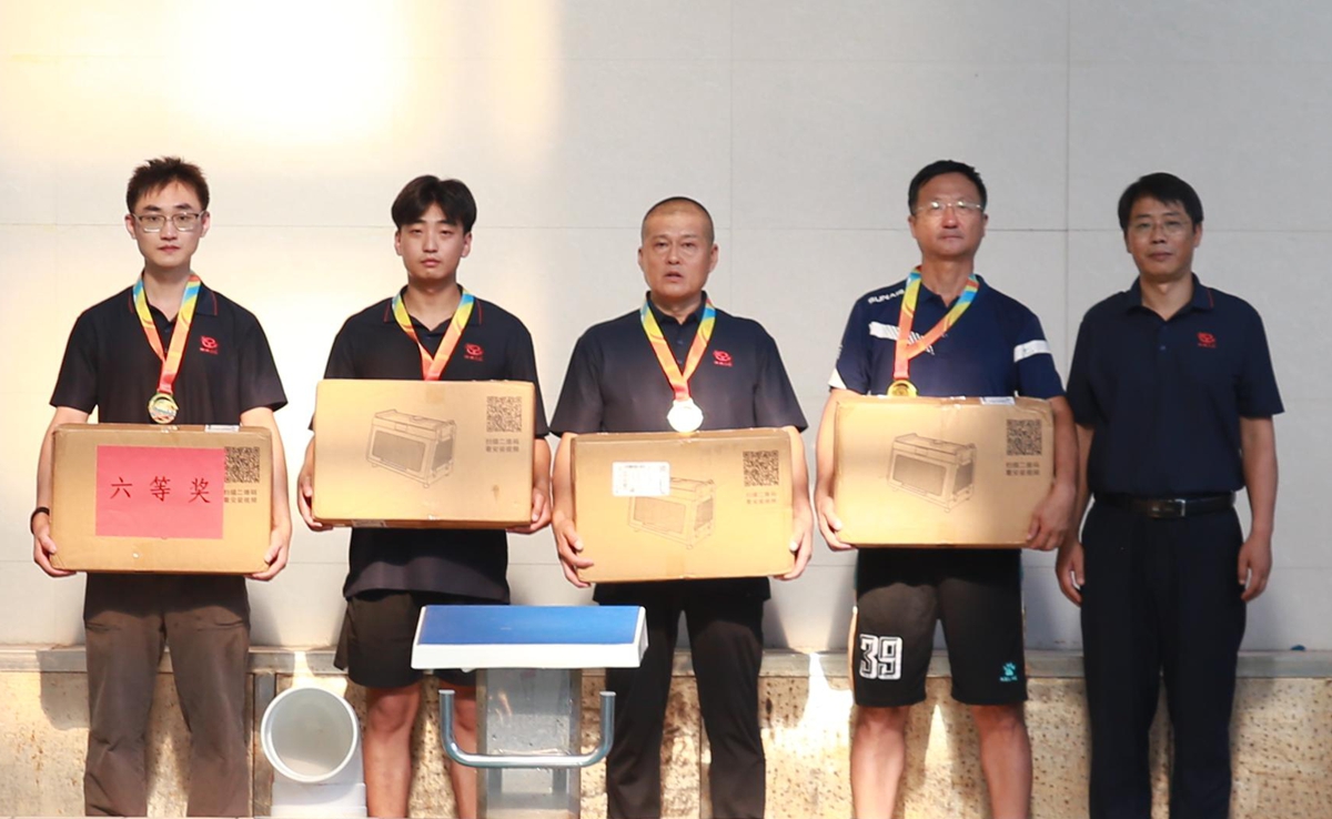 1756431765108771.jpg 03-公司工會(huì)主席、副總經(jīng)理彥祺宣讀比賽成績(jī).JPG